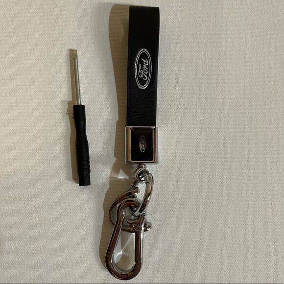 Ford logo fob Keychain black leather and set of 4 valve Stem caps silver NWT - Picture 5 of 6